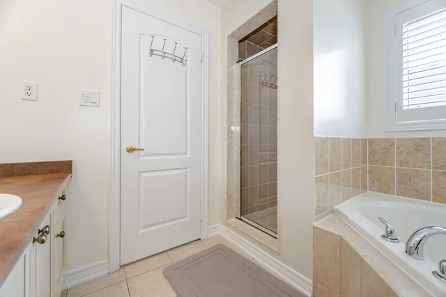 45 Retreat Boulevard, Woodbridge - photo 34
