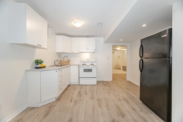 45 Retreat Boulevard, Woodbridge - photo 46
