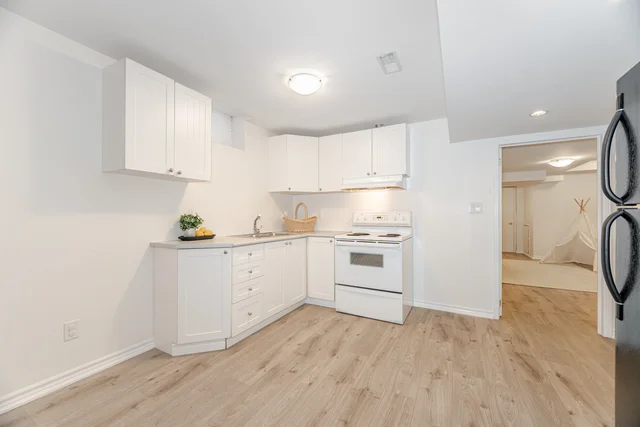 45 Retreat Boulevard, Woodbridge - photo 47