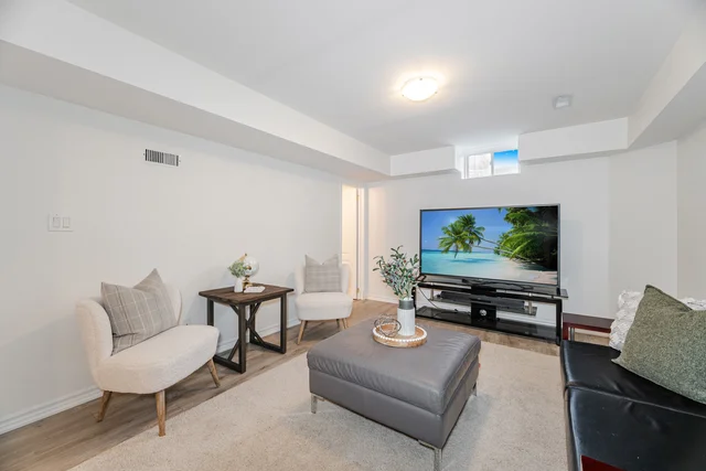 45 Retreat Boulevard, Woodbridge - photo 51