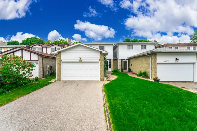1217 Gloucester Square, Pickering - photo 3