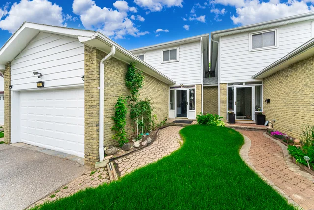 1217 Gloucester Square, Pickering - photo 6