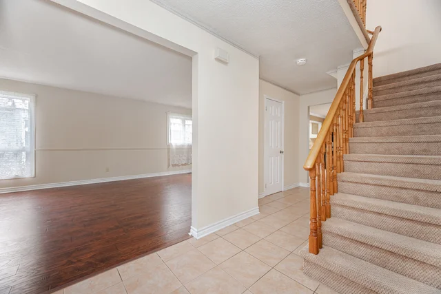 1217 Gloucester Square, Pickering - photo 9