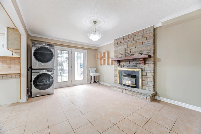 1217 Gloucester Square, Pickering - photo 25