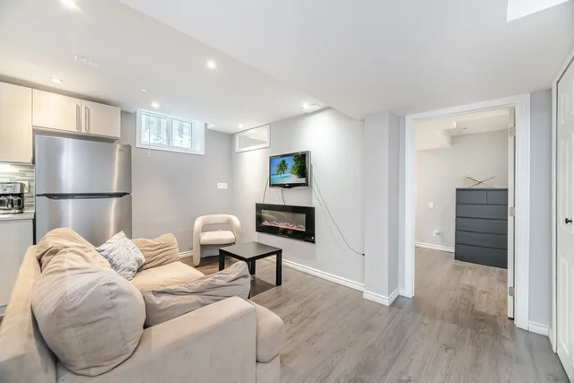 7267 Windbreak Court, Mississauga - photo 44