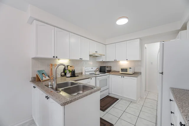37 Killaloe Crescent, Georgetown - photo 21