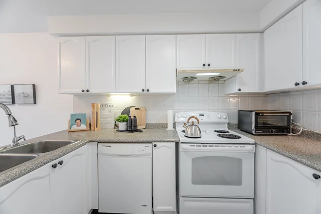 37 Killaloe Crescent, Georgetown - photo 22