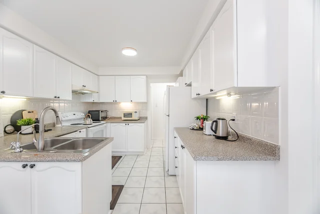 37 Killaloe Crescent, Georgetown - photo 24
