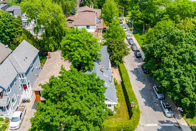 17 Maclean Avenue, Toronto - photo 2