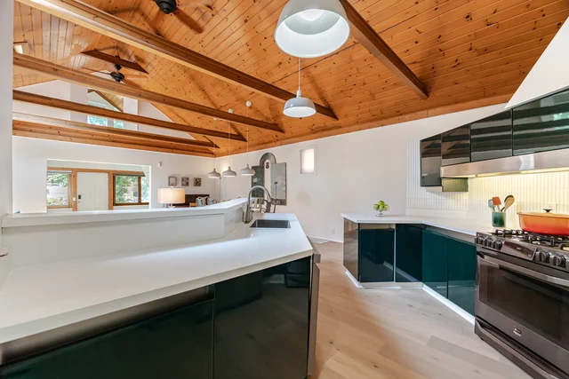 17 Maclean Avenue, Toronto - photo 20
