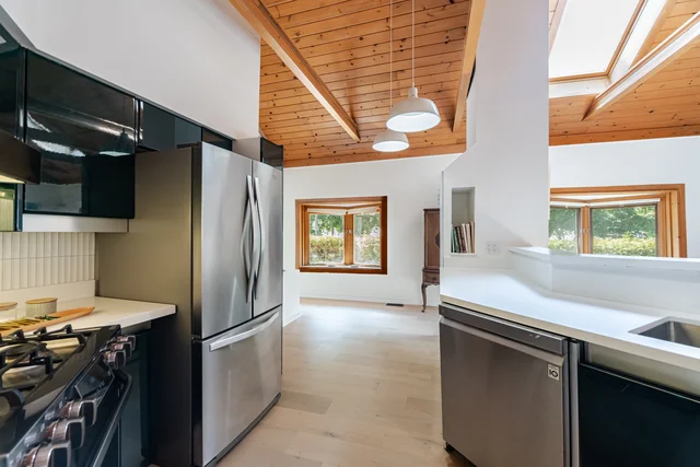 17 Maclean Avenue, Toronto - photo 22