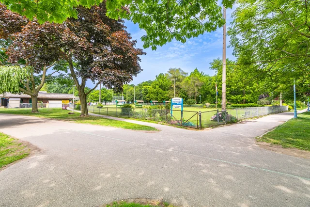 17 Maclean Avenue, Toronto - photo 87