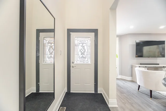 27 Farmers Avenue, Ajax - photo 7
