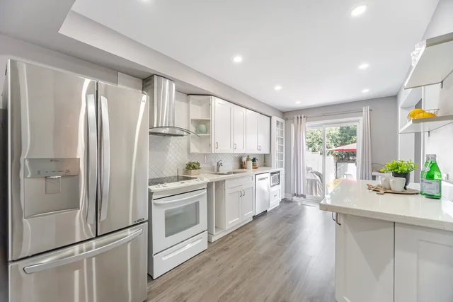 27 Farmers Avenue, Ajax - photo 14