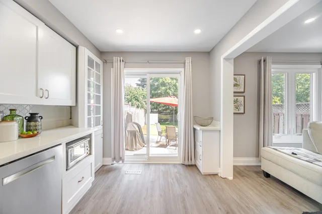 27 Farmers Avenue, Ajax - photo 18