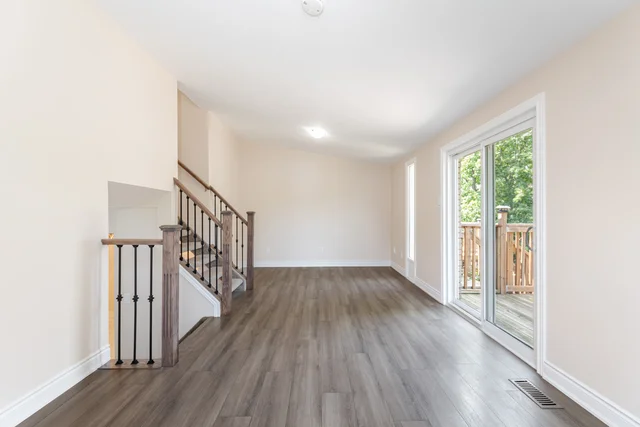 50 Albemarle Street, Brantford - photo 16
