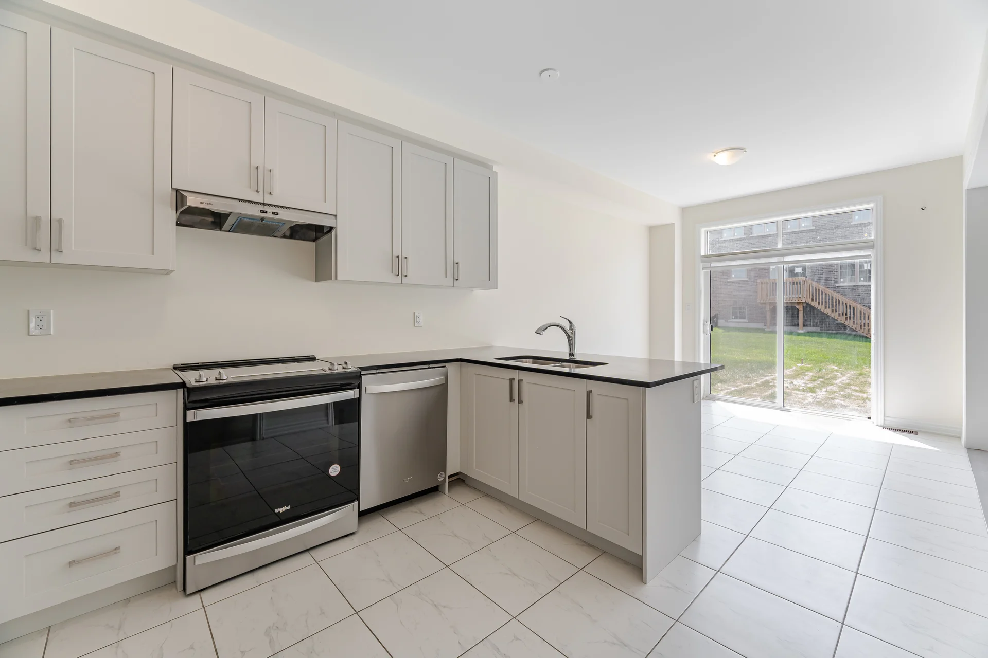 9 Kentledge Avenue, East Gwillimbury - photo 23