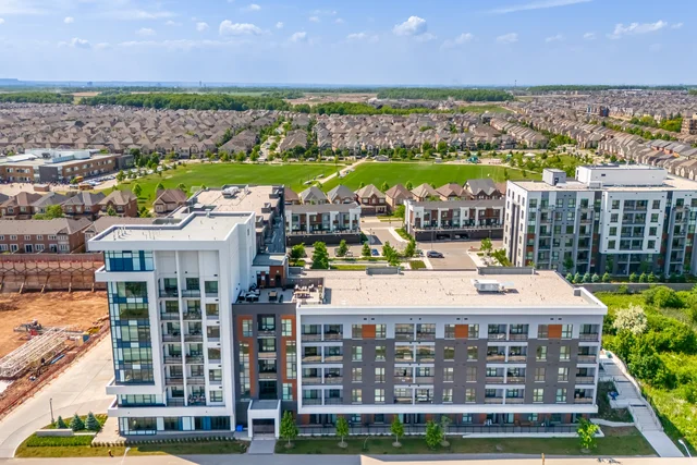 #613-95 Dundas Street West, Oakville - photo 2