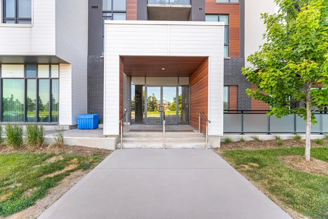 #613-95 Dundas Street West, Oakville - photo 8