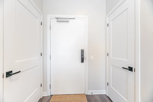 #613-95 Dundas Street West, Oakville - photo 12