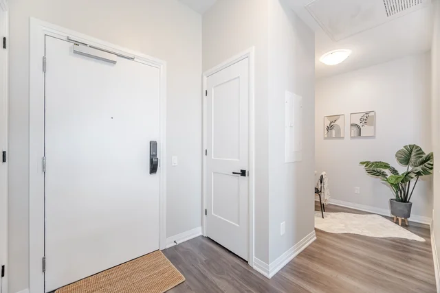 #613-95 Dundas Street West, Oakville - photo 13