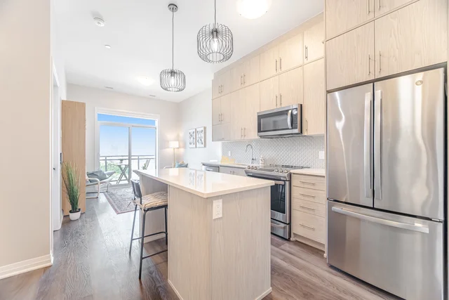 #613-95 Dundas Street West, Oakville - photo 14