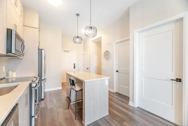 #613-95 Dundas Street West, Oakville - photo 17