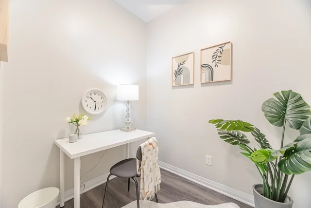 #613-95 Dundas Street West, Oakville - photo 25