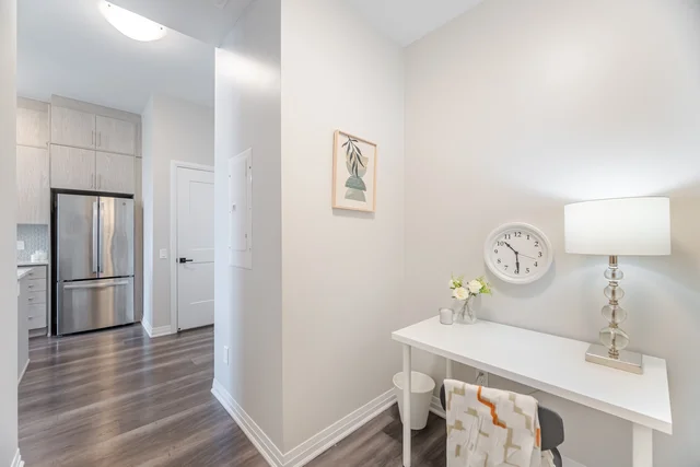 #613-95 Dundas Street West, Oakville - photo 26