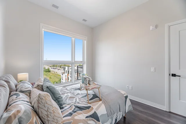 #613-95 Dundas Street West, Oakville - photo 29