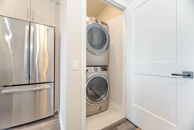 #613-95 Dundas Street West, Oakville - photo 31