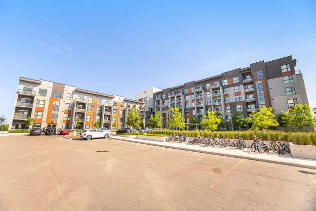 #613-95 Dundas Street West, Oakville - photo 38