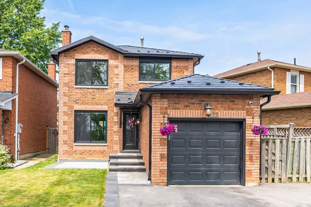421 Laurentian Avenue, Mississauga - photo 1