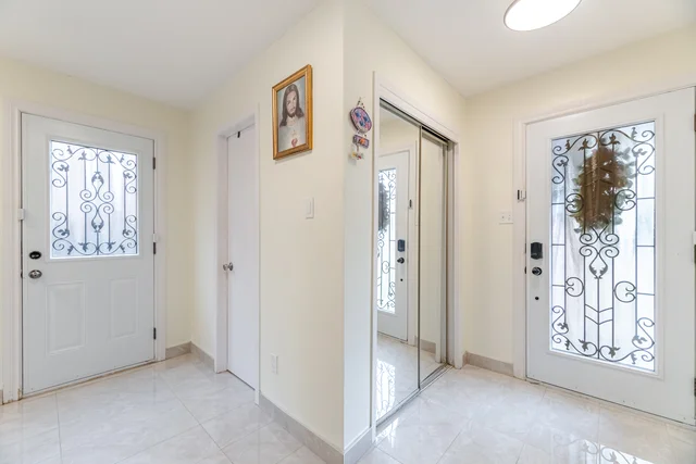 421 Laurentian Avenue, Mississauga - photo 7
