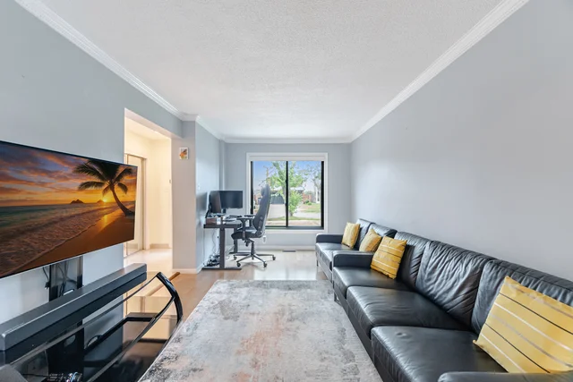 421 Laurentian Avenue, Mississauga - photo 9