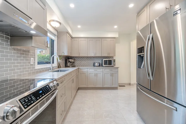 421 Laurentian Avenue, Mississauga - photo 15