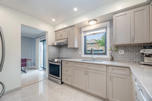 421 Laurentian Avenue, Mississauga - photo 17