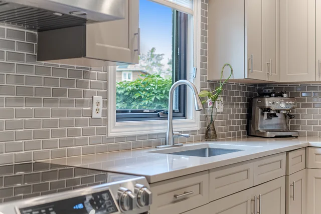 421 Laurentian Avenue, Mississauga - photo 18