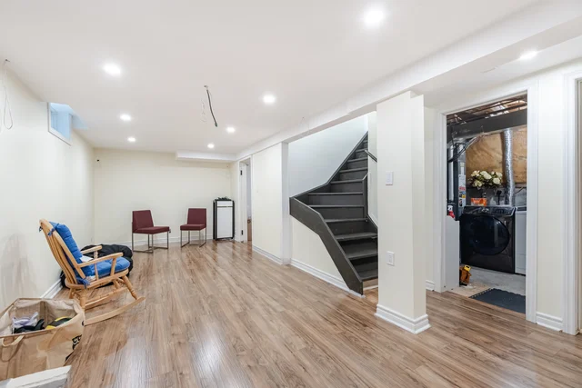 421 Laurentian Avenue, Mississauga - photo 36