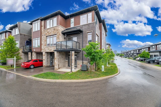 #69-30 Times Square Boulevard, Stoney Creek - photo 4