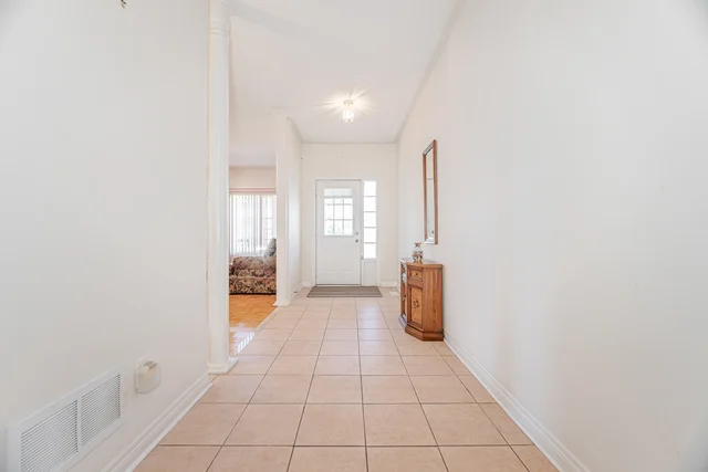 203 Starling Boulevard, Woodbridge - photo 9