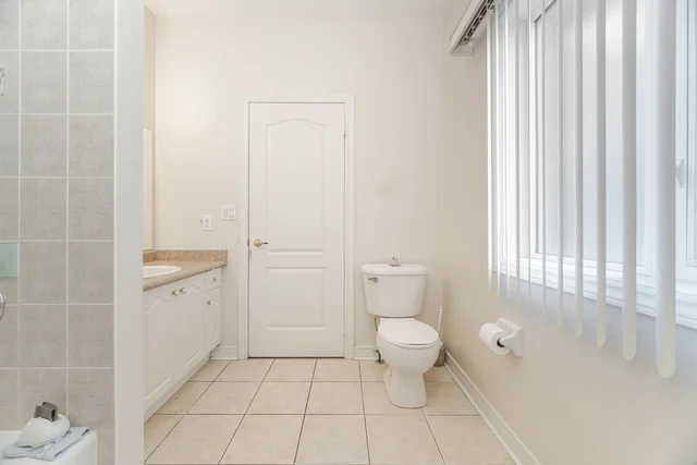 203 Starling Boulevard, Woodbridge - photo 33