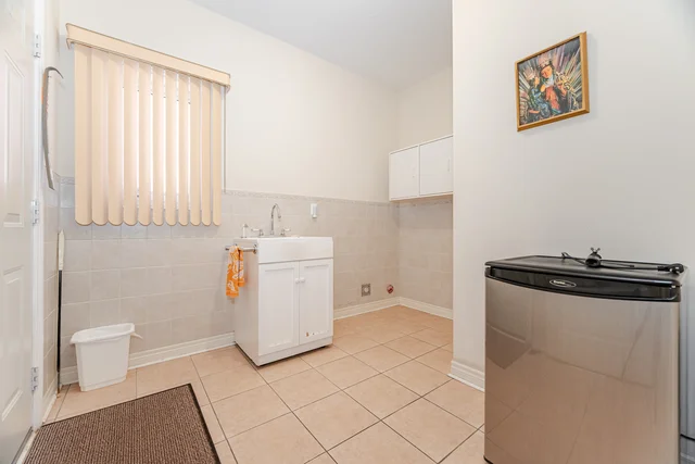 203 Starling Boulevard, Woodbridge - photo 40