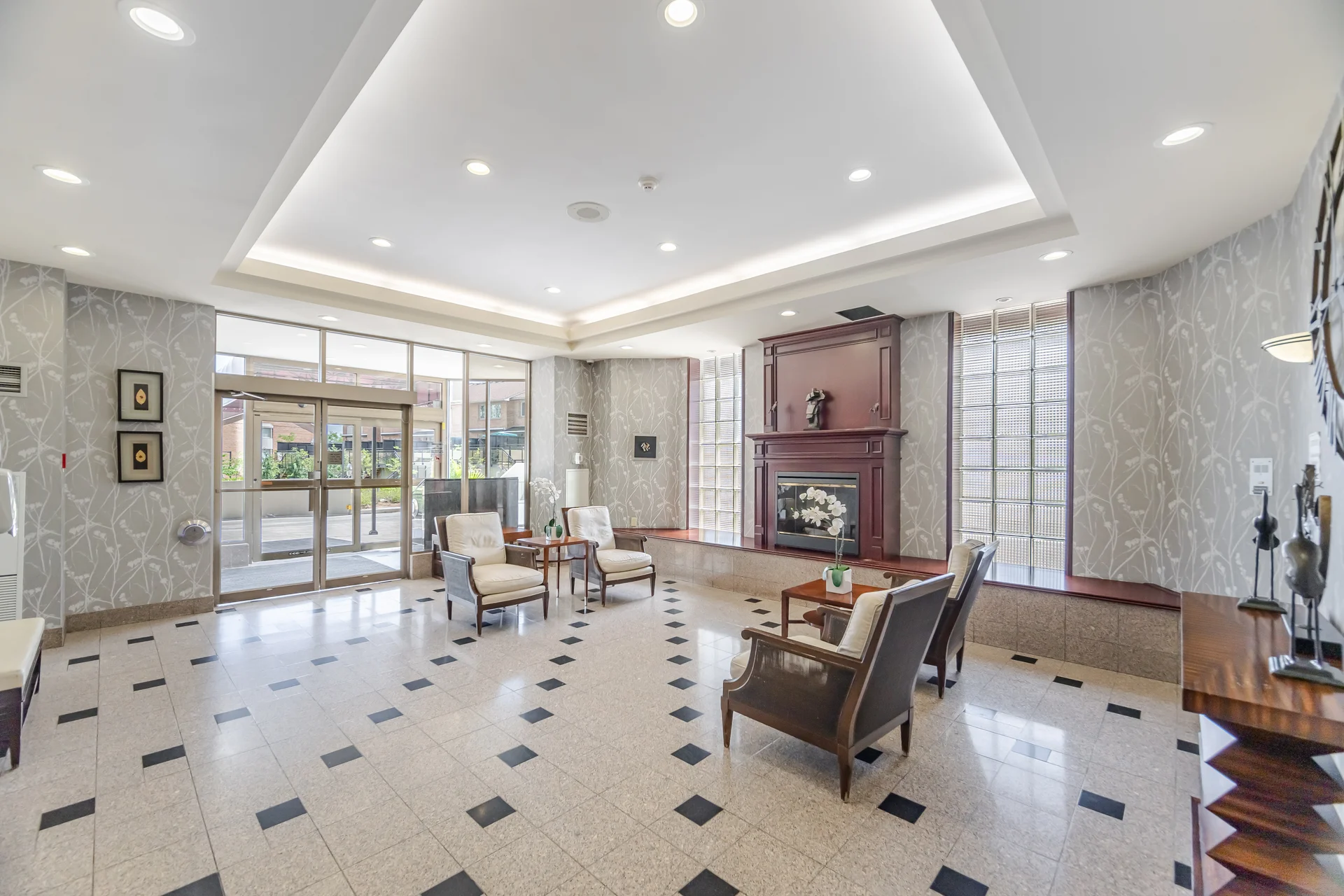 3363725