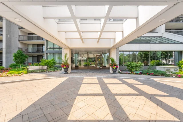 #306-2180 Marine Drive, Oakville - photo 4