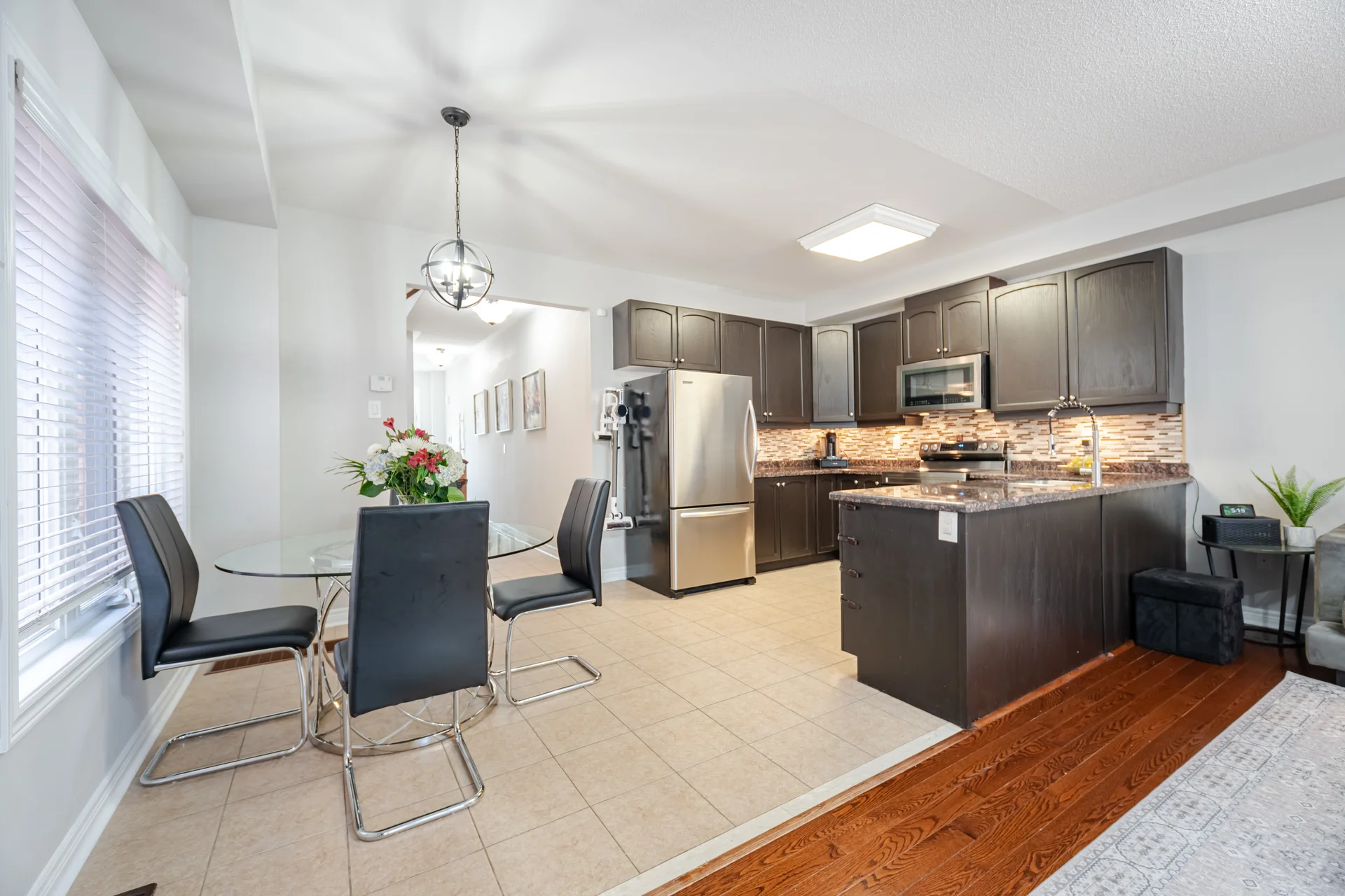 28 Versailles Crescent, Brampton - photo 17