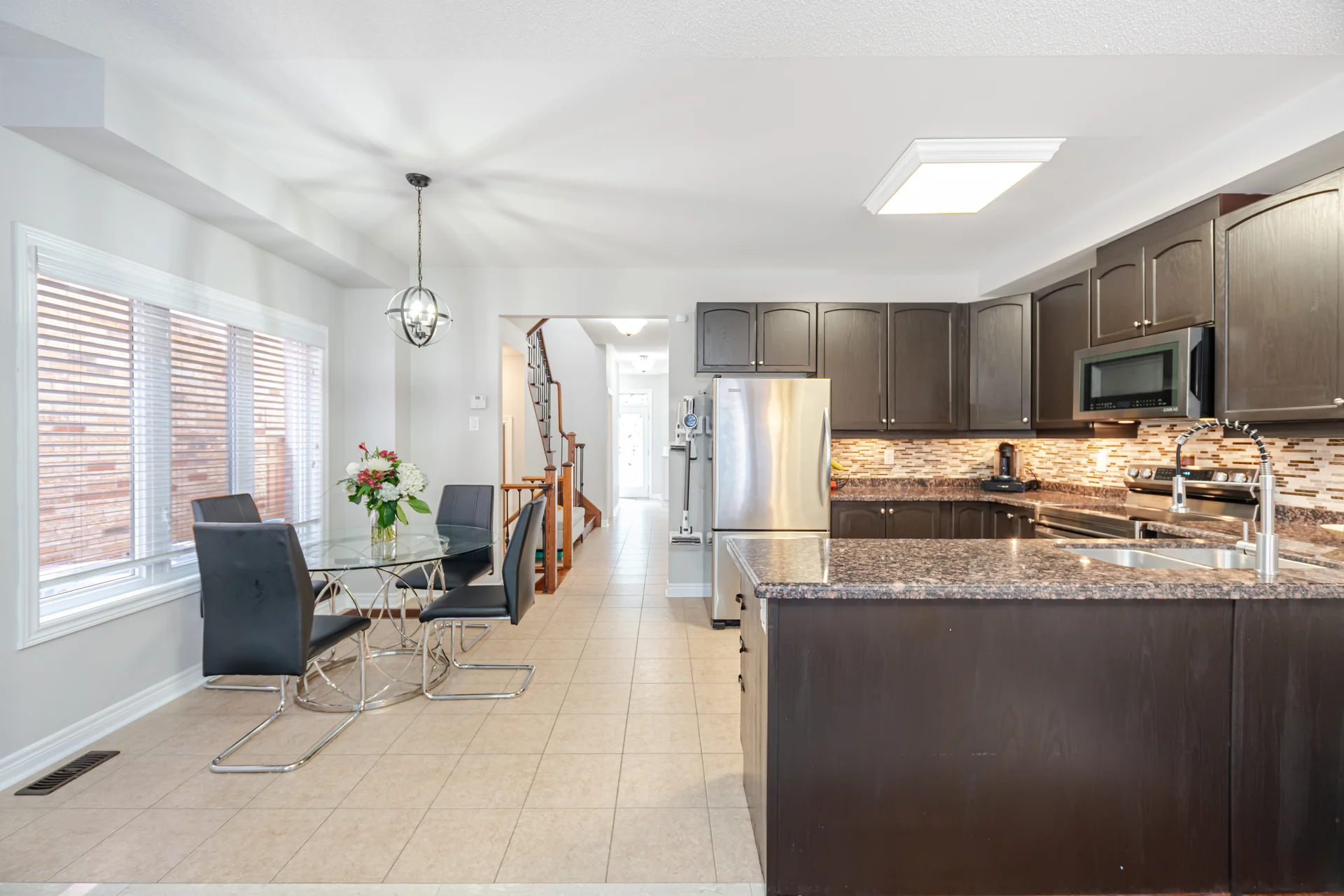 28 Versailles Crescent, Brampton - photo 18