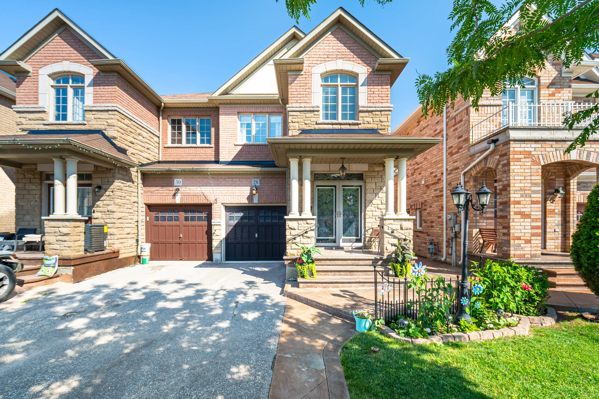 28 Versailles Crescent, Brampton - photo 3