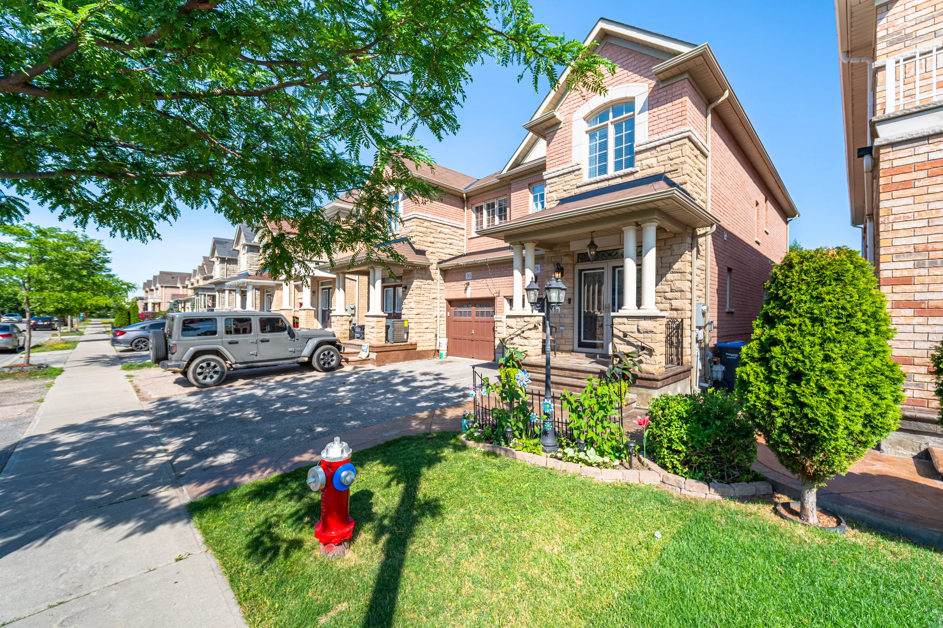 28 Versailles Crescent, Brampton - photo 4