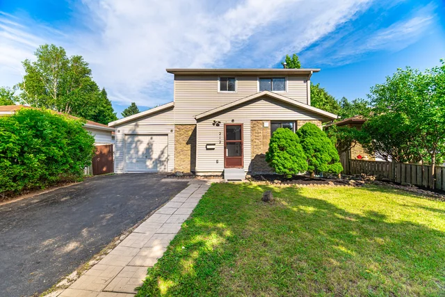 212 Cedarwoods Crescent, Kitchener - photo 2